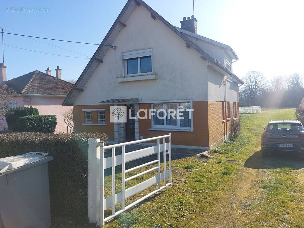 Maison à AUXI-LE-CHATEAU