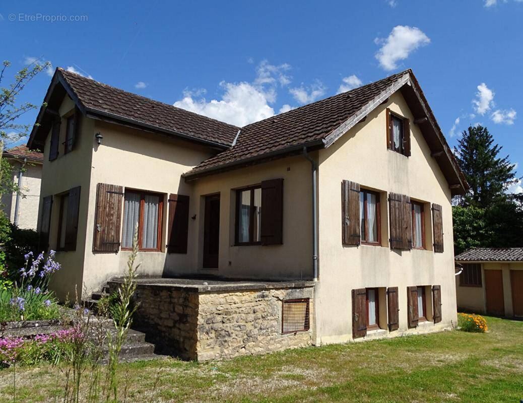 Maison à THONAC