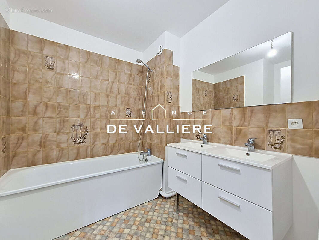 Appartement à NANTERRE