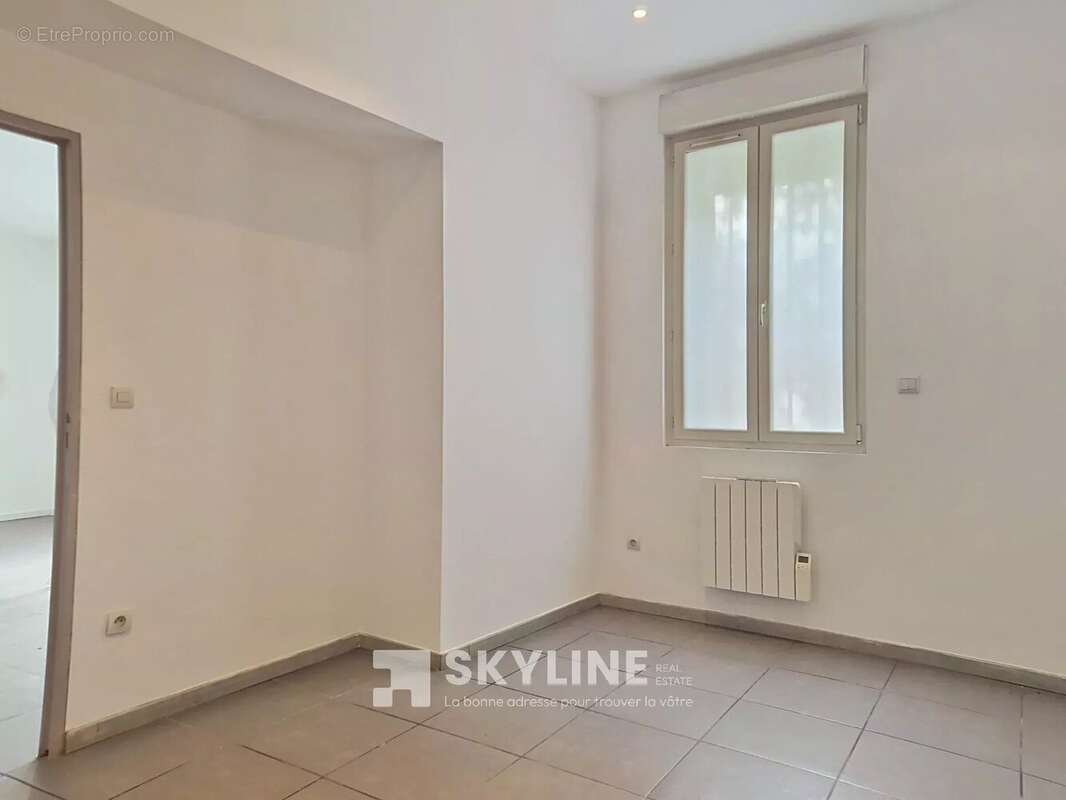 Appartement à MARSEILLE-4E