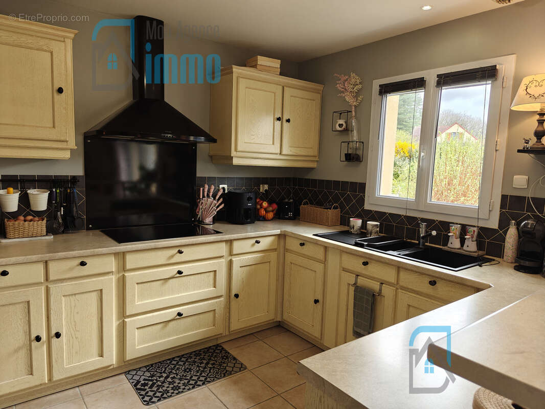 Maison à MEHUN-SUR-YEVRE