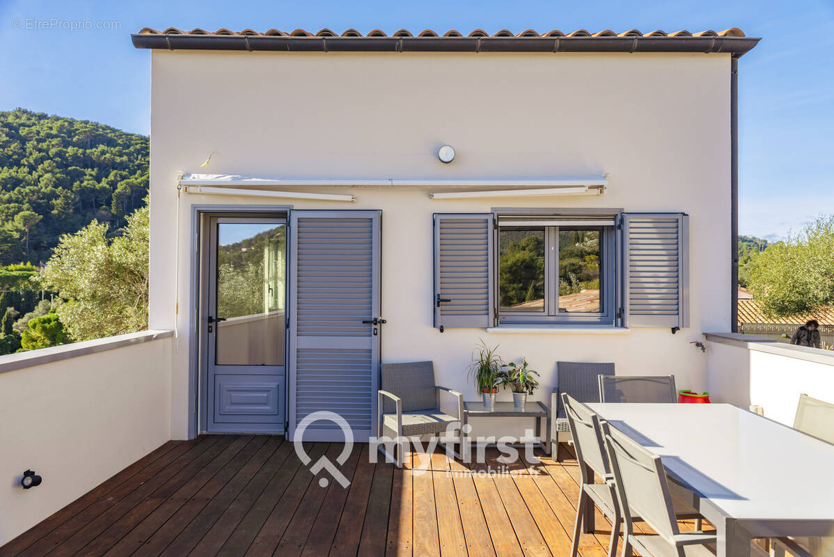 Appartement à LA VALETTE-DU-VAR