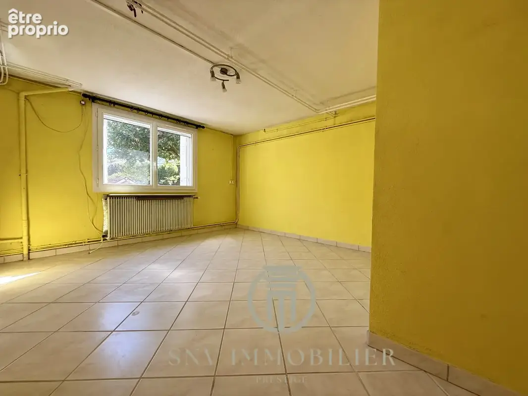 Maison 4 chambres, grande  pièce de vie avec terrasse, garage, cave et grand jardin dans un quartier résidenti - photo 11
