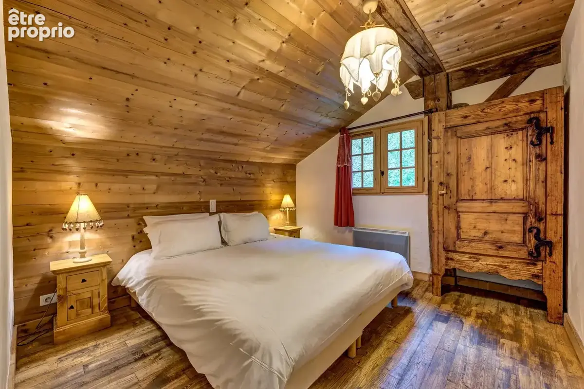 MORZINE – Chalet traditionnel de 7 chambres comprenant deux appartements indépendants - photo 11