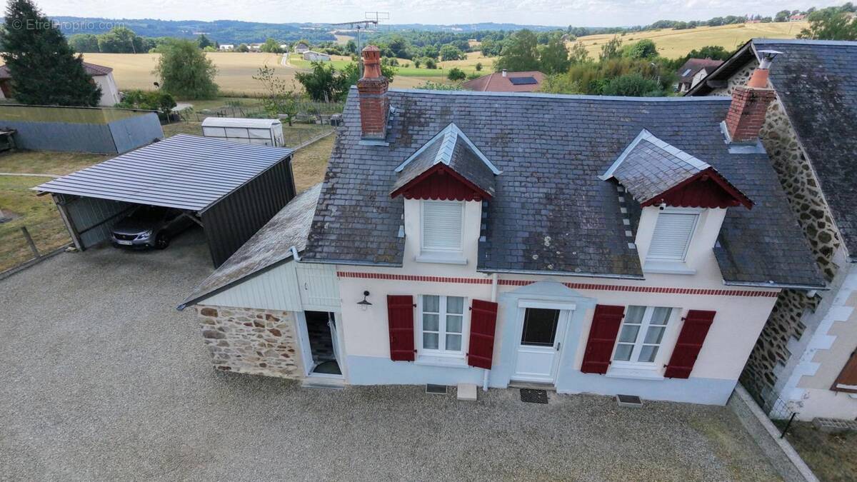 Maison à NEUVIC-ENTIER