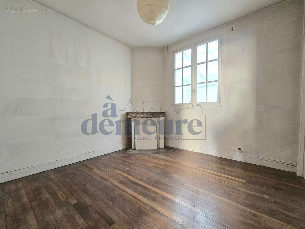 Maison à ISSY-LES-MOULINEAUX