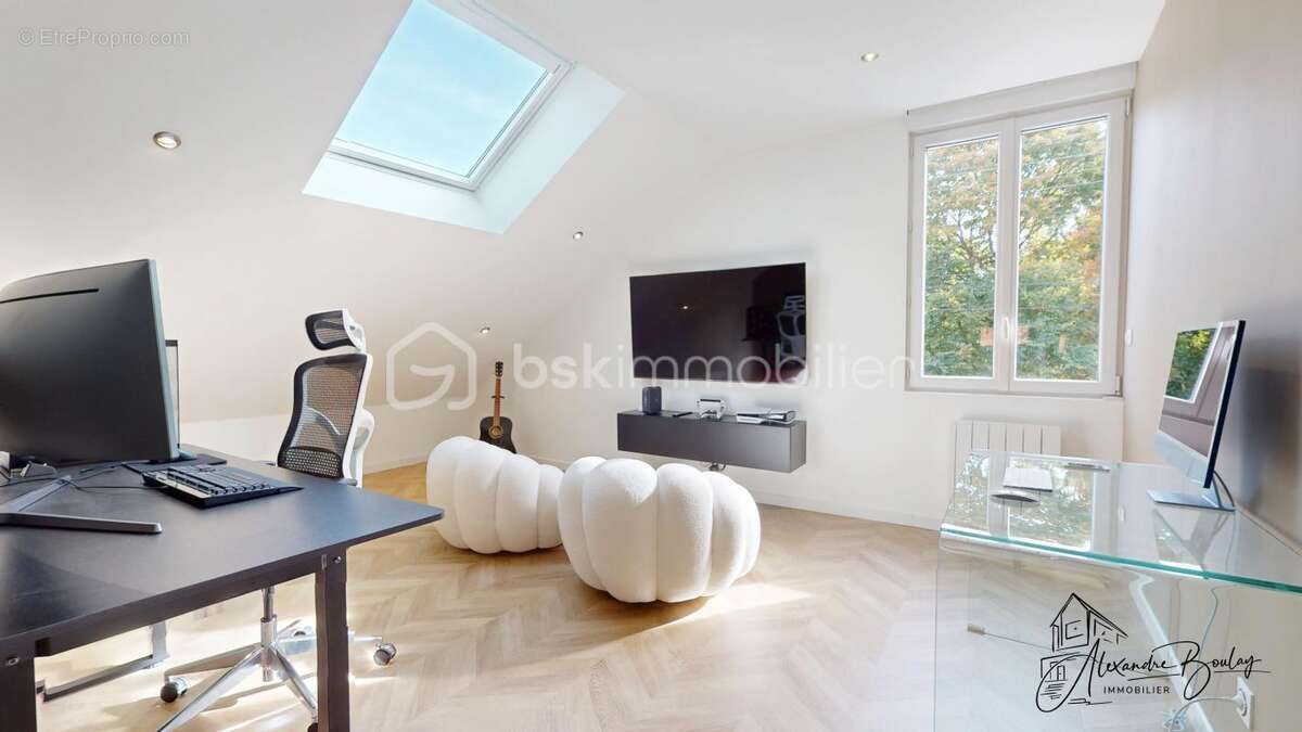 Maison à LA CHAPELLE-SAINT-MESMIN