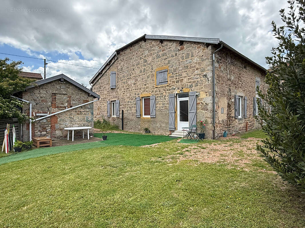 Appartement à RENAISON