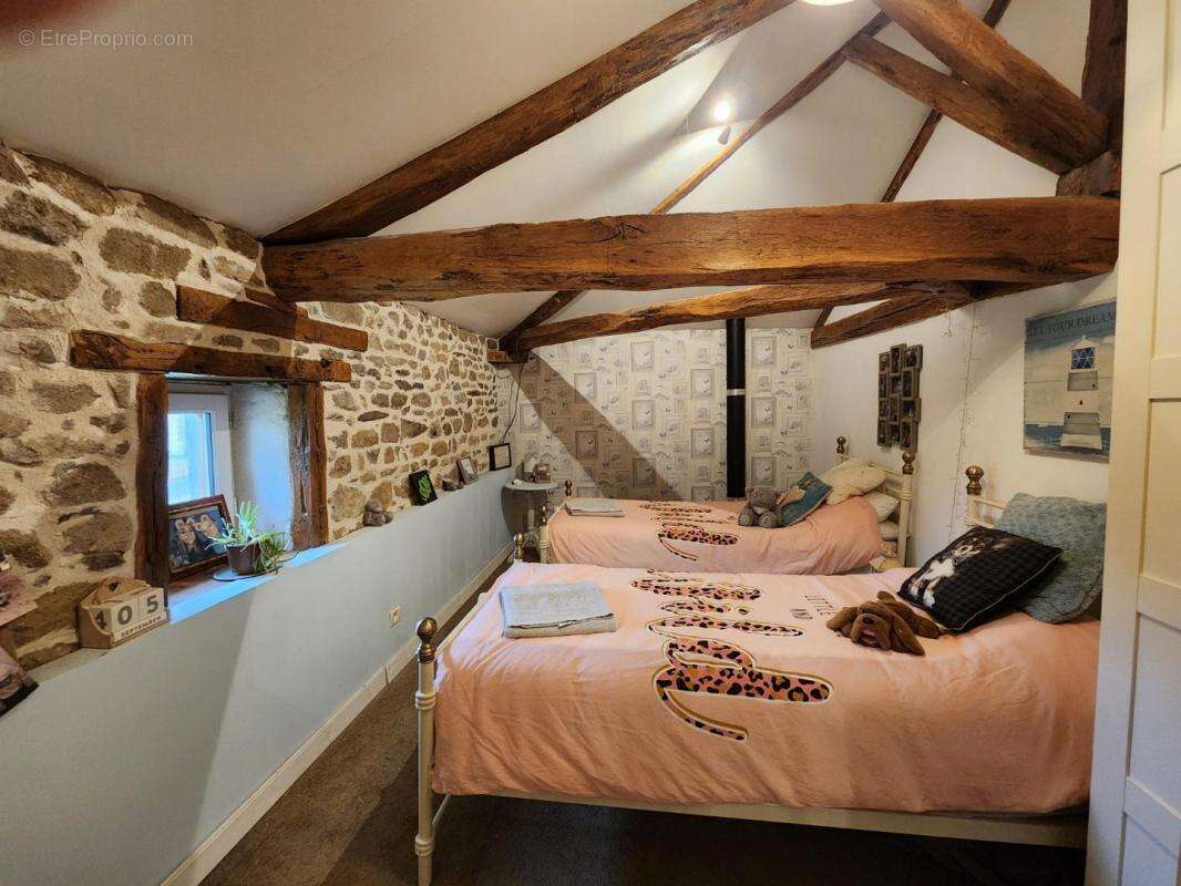 Maison à BUSSIERE-POITEVINE