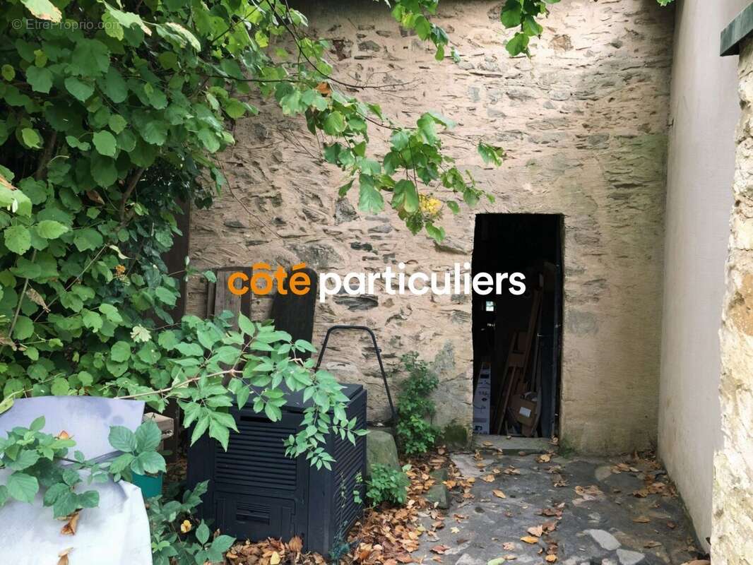 Maison à BAZOGES-EN-PAREDS