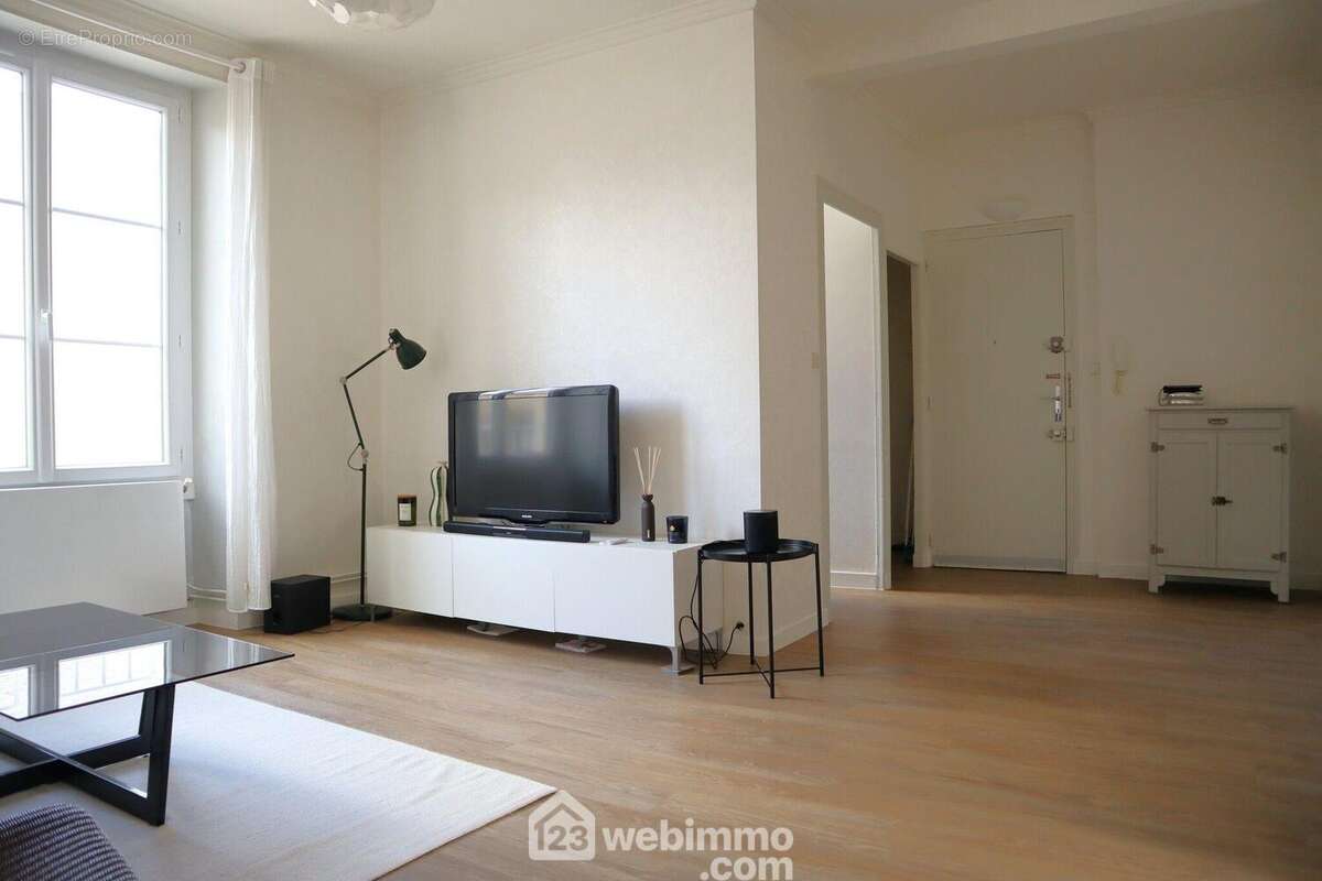 Pièce maîtresse du logement, - Appartement à POITIERS