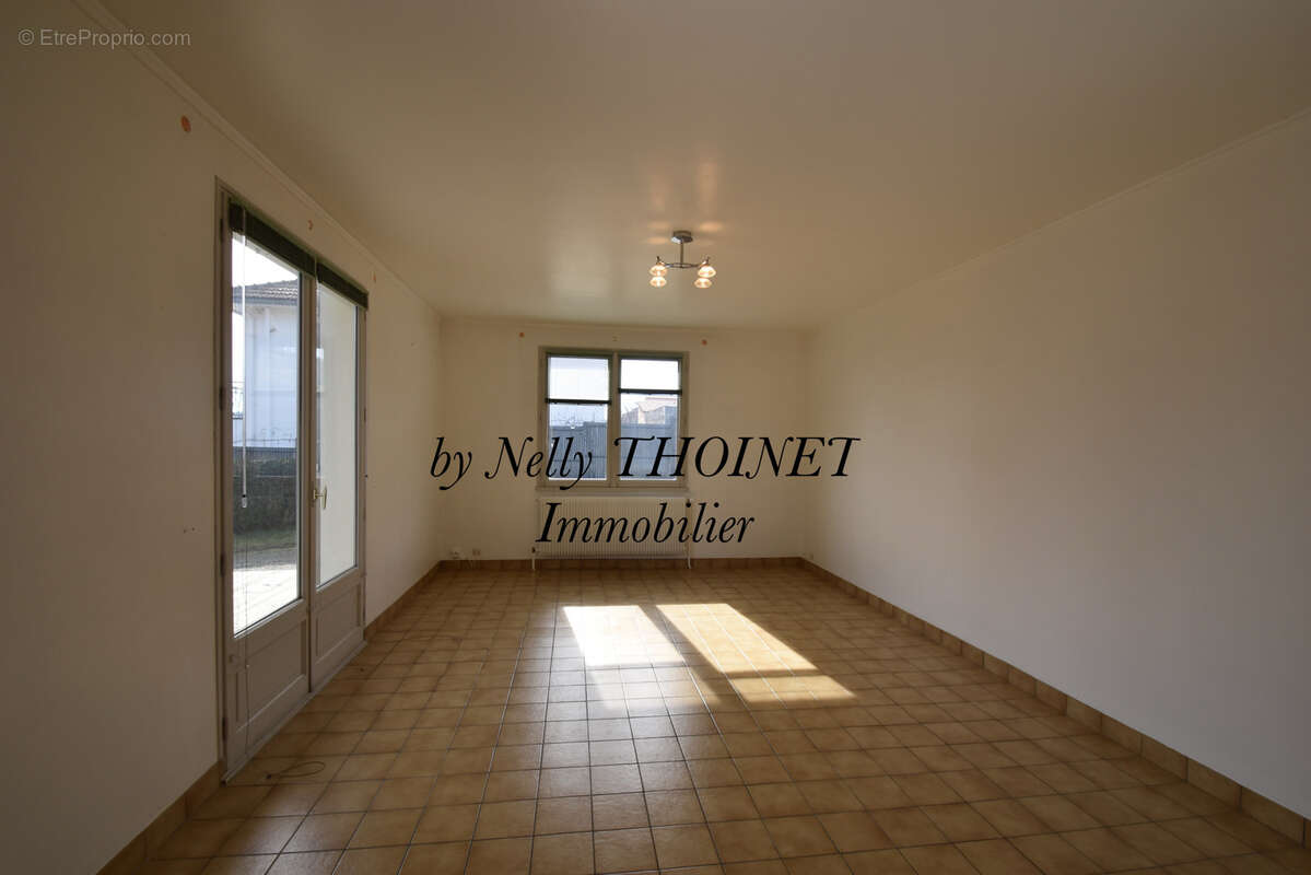 Maison à LA ROCHE-BLANCHE