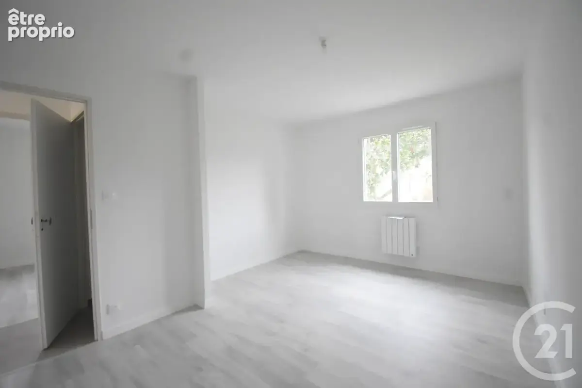 Maison 9 pièces 272 m² à vendre à Vendat (03110) - photo 10