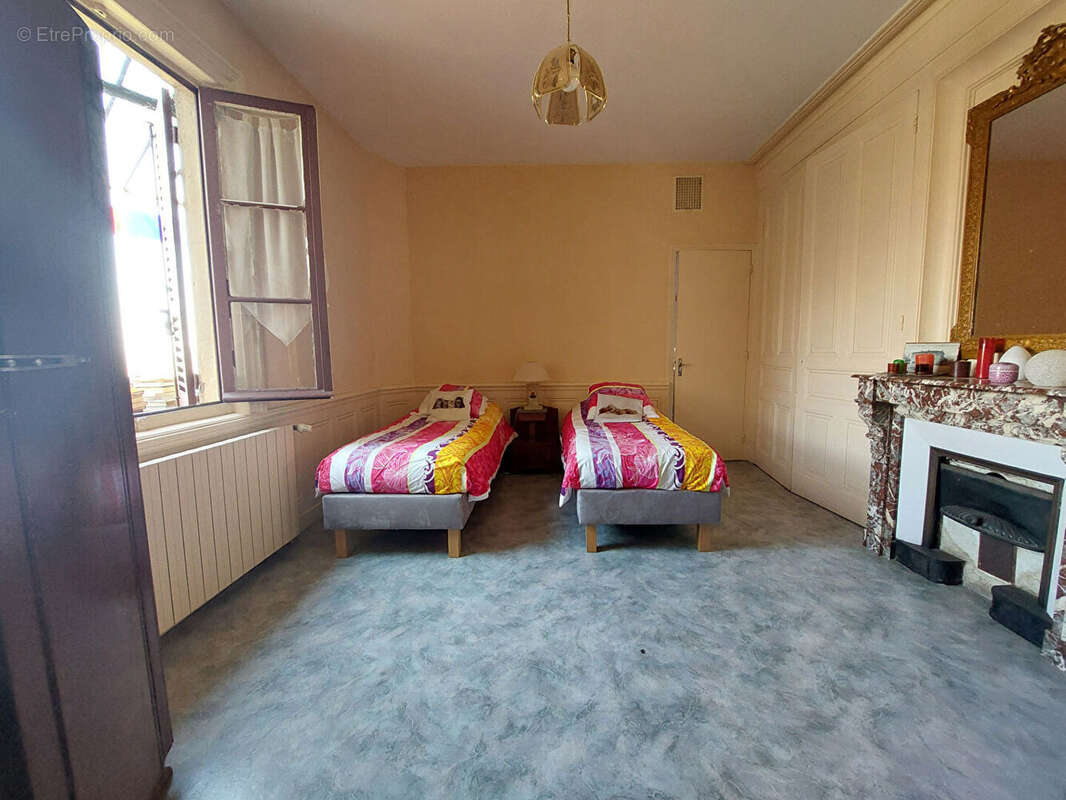 Maison à POUILLY-LE-MONIAL