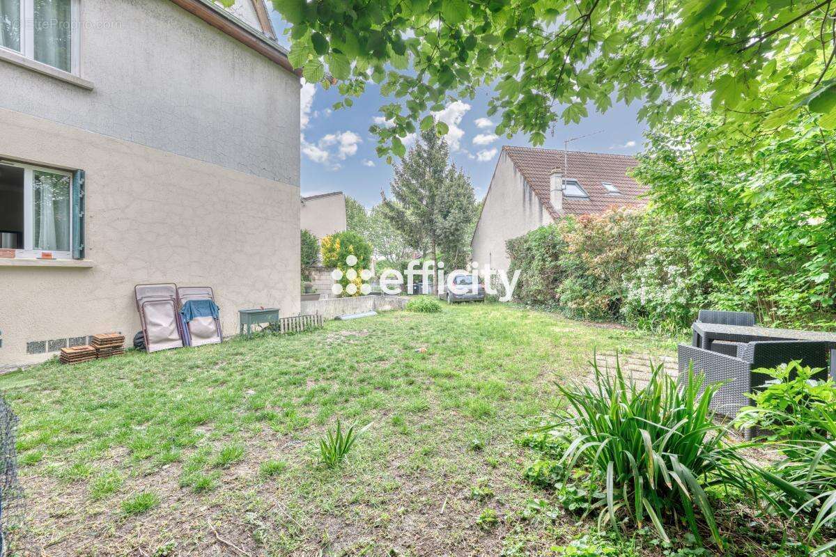 Appartement à LIVRY-GARGAN