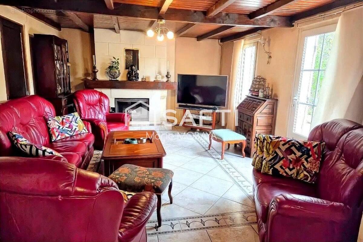 Maison 250 m² à Saint-Vincent-De-Paul  - photo 1