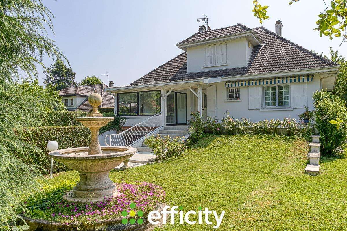 Maison à NIVOLAS-VERMELLE