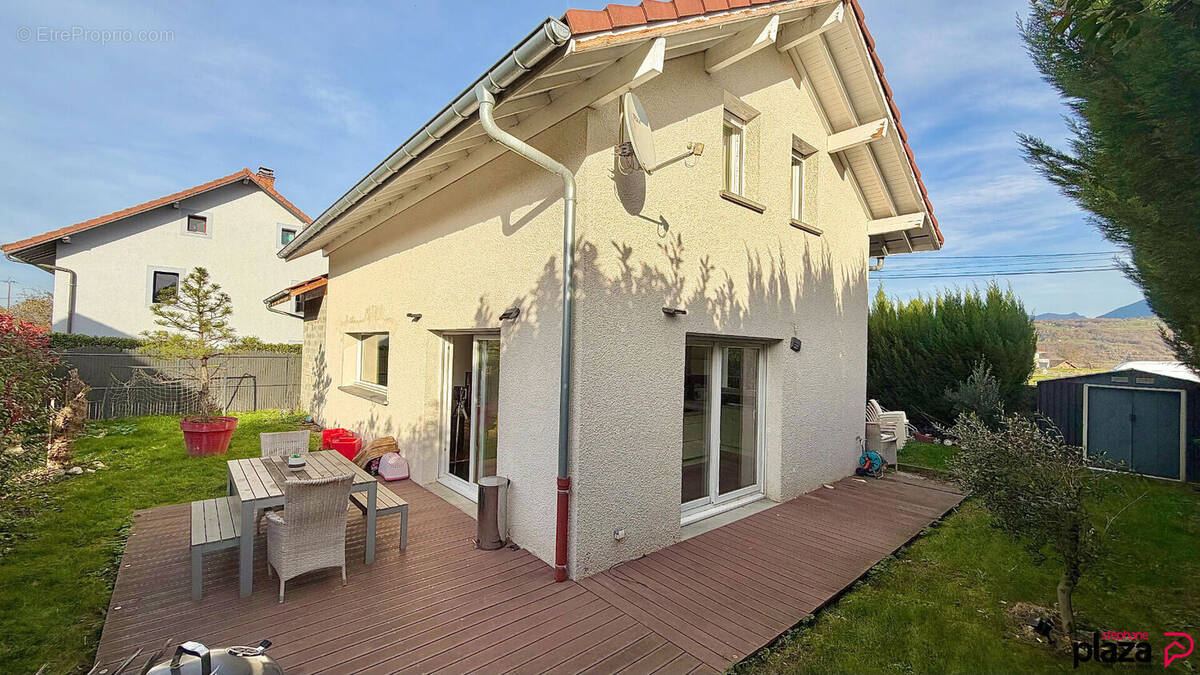 Maison à SCIENTRIER