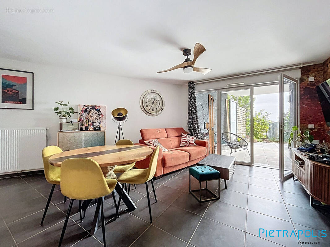 Appartement à CESSY