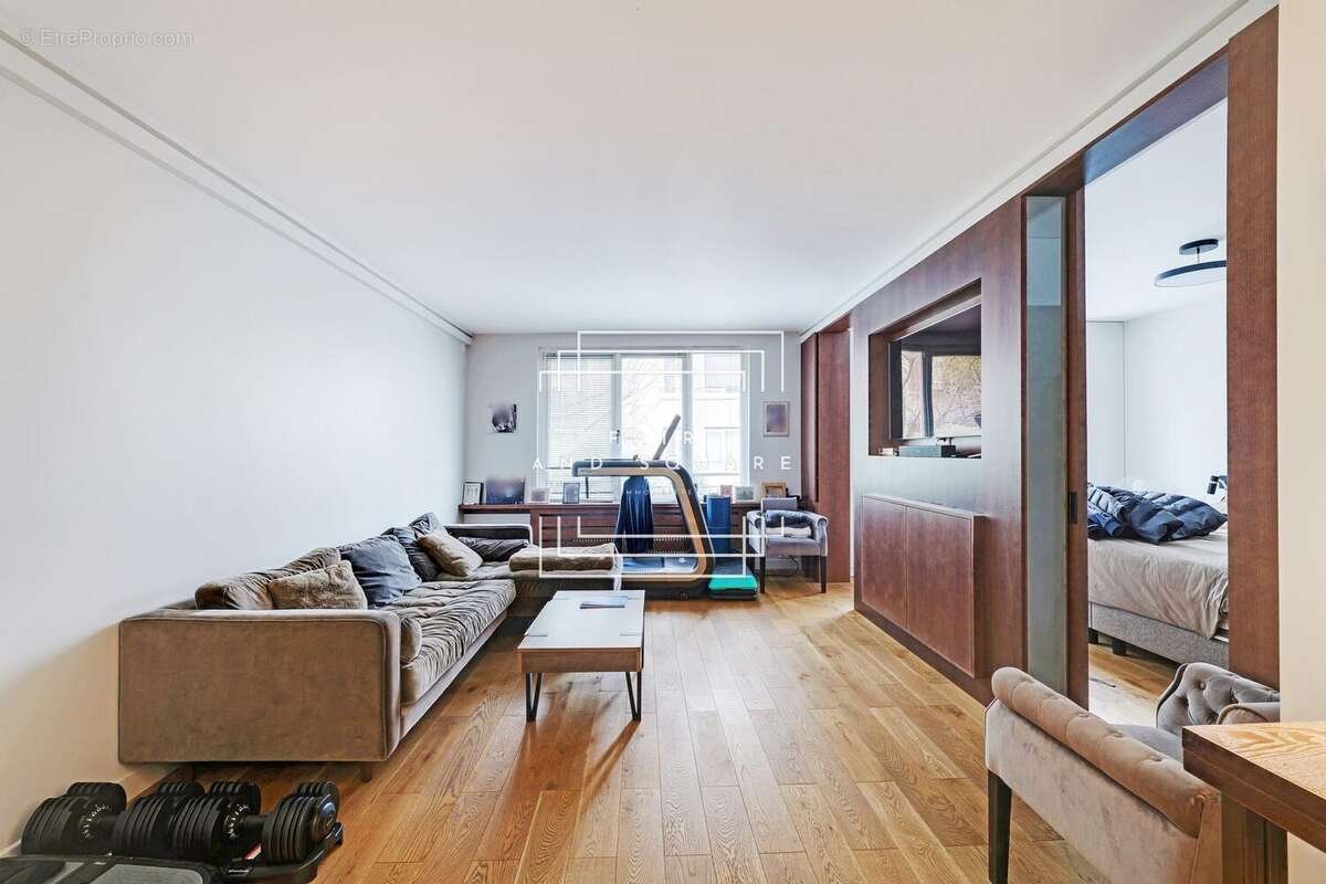 Appartement à NEUILLY-SUR-SEINE