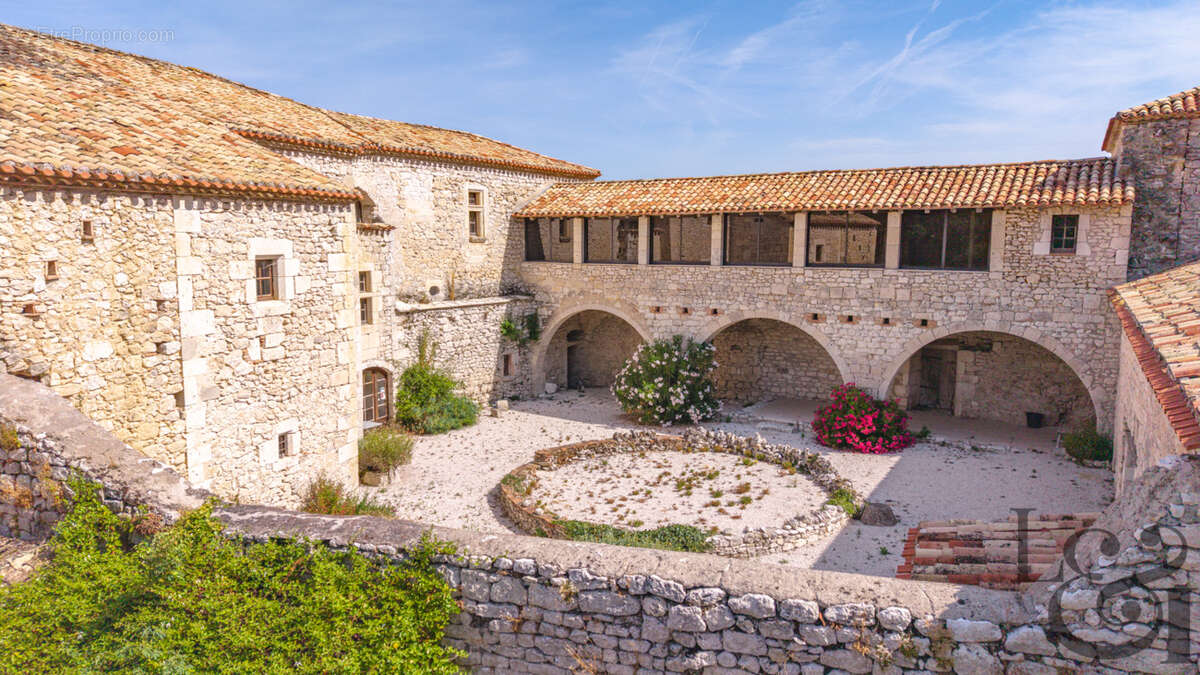 Exceptionnel château médiéval du XIVème siècle à Courbiac (Lot-et-Garonne, 47) - photo 3