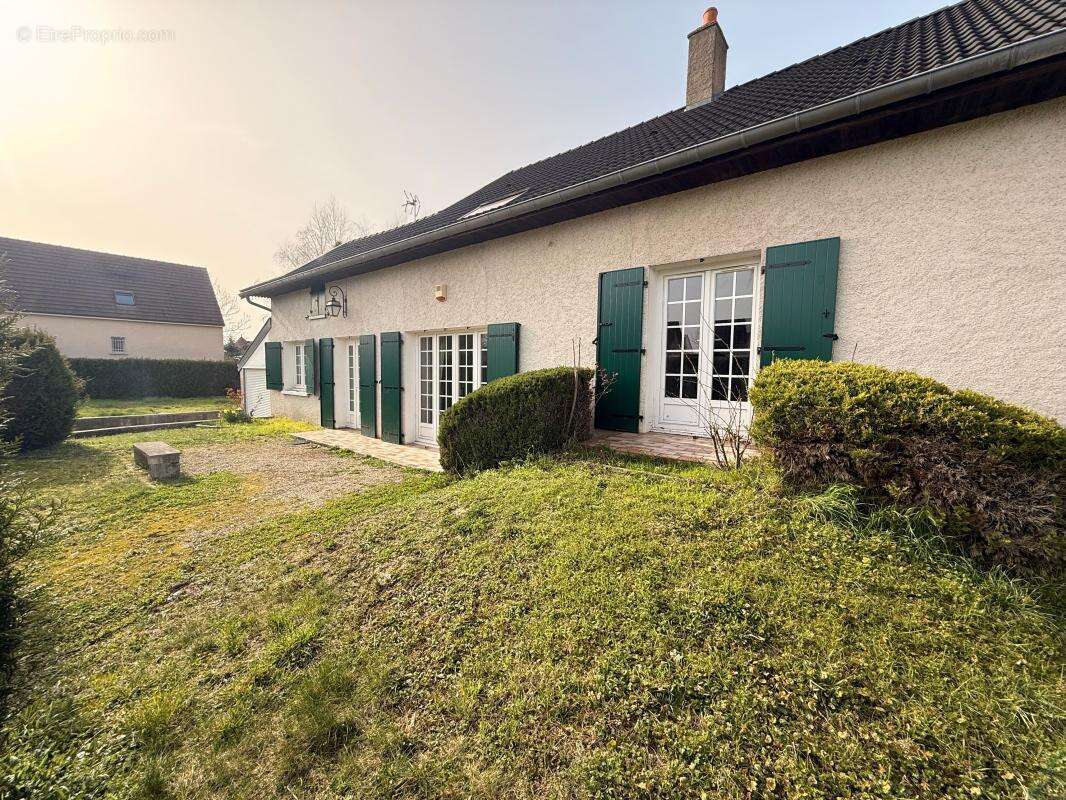 Maison à MAGNY-SUR-TILLE