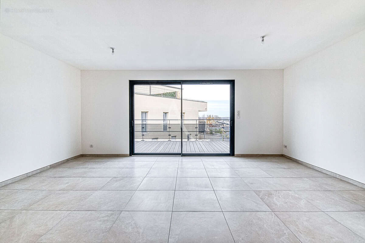 Maison à MONTREUIL-JUIGNE