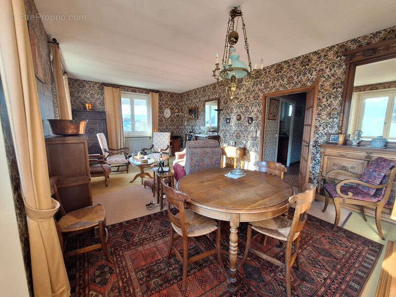 Maison à SAINT-CERE