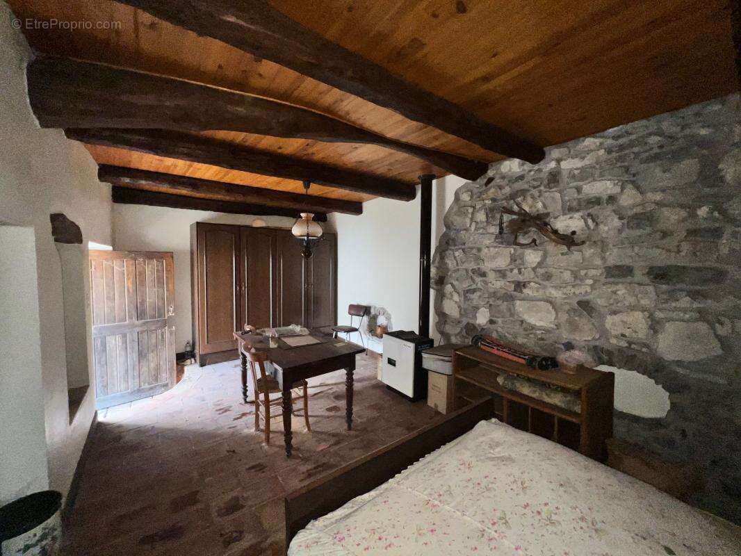 Maison à SAINT-ANDRE-DE-CRUZIERES