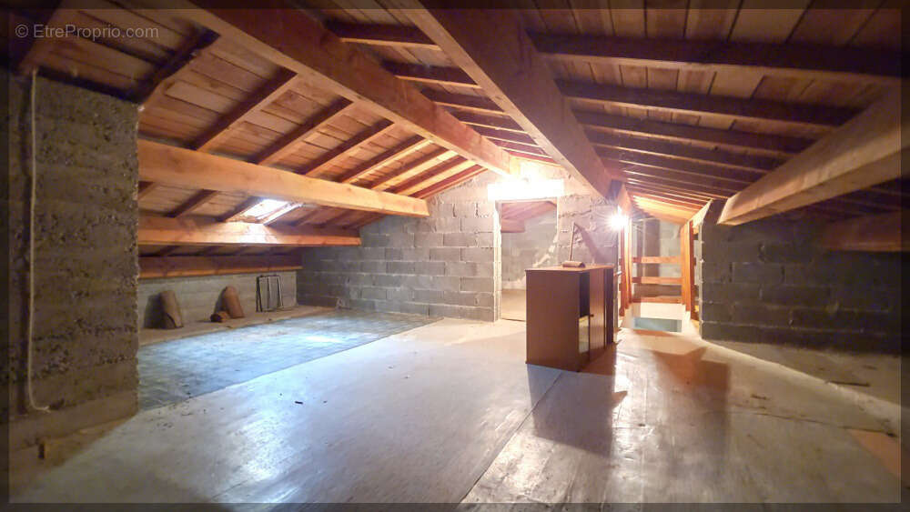Maison à LES OLLIERES-SUR-EYRIEUX