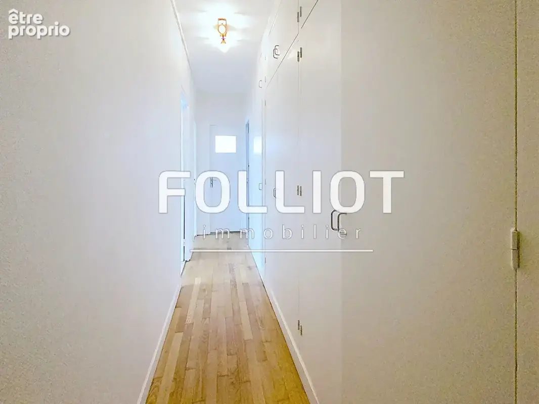 A VENDRE - Appartement lumineux T4 à FOUGERES - photo 7