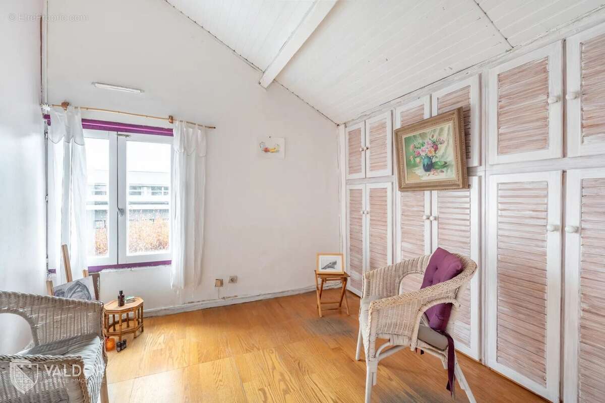Maison à LA TOUR-DE-SALVAGNY