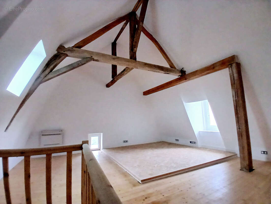 Maison à VILLELOIN-COULANGE