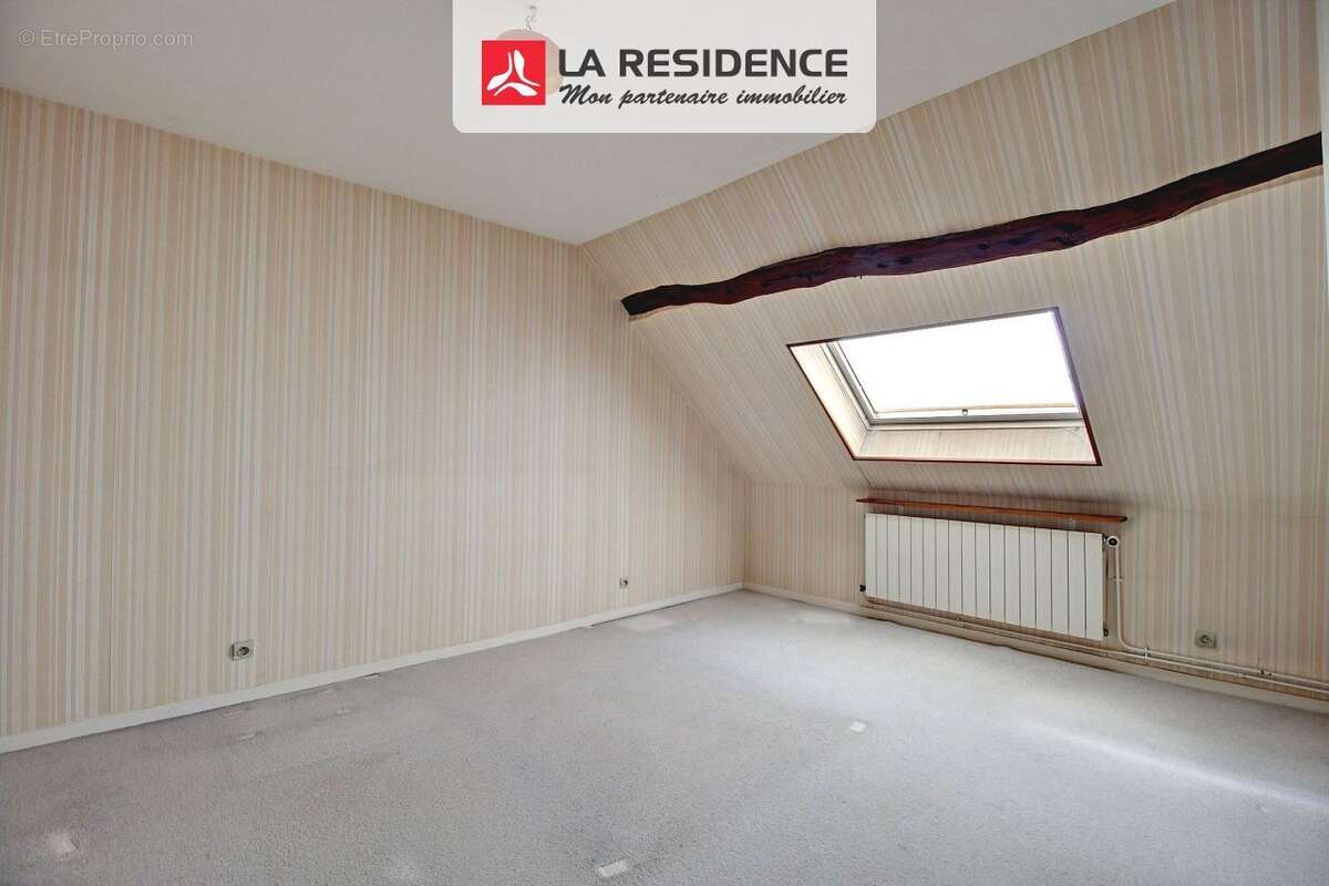 Maison à SAINT-ETIENNE-DU-ROUVRAY