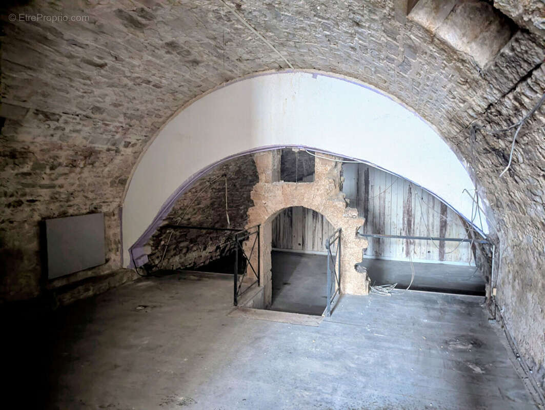Murs commerciaux centre historique - photo 5