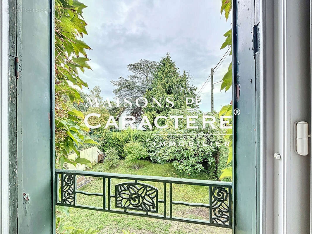 Maison à VERNEUIL-SUR-SEINE