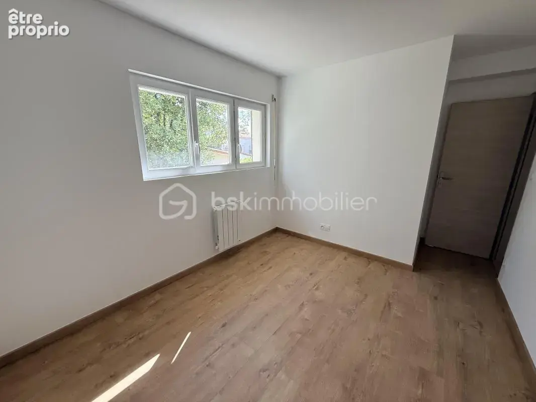 ROYAN centre-ville - appartement 45m2 entièrement rénové avec balcon - photo 10