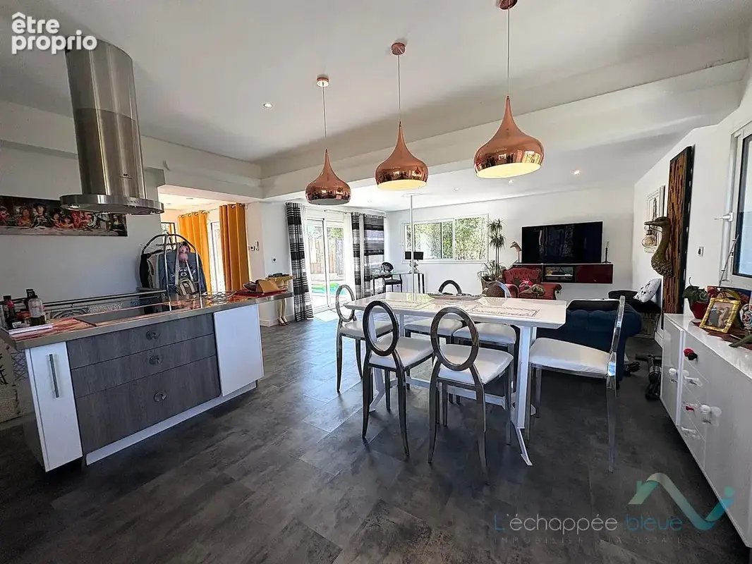 Vente maison T5 avec piscine sur un terrain d'environ 509m2 à Cogolin - photo 5