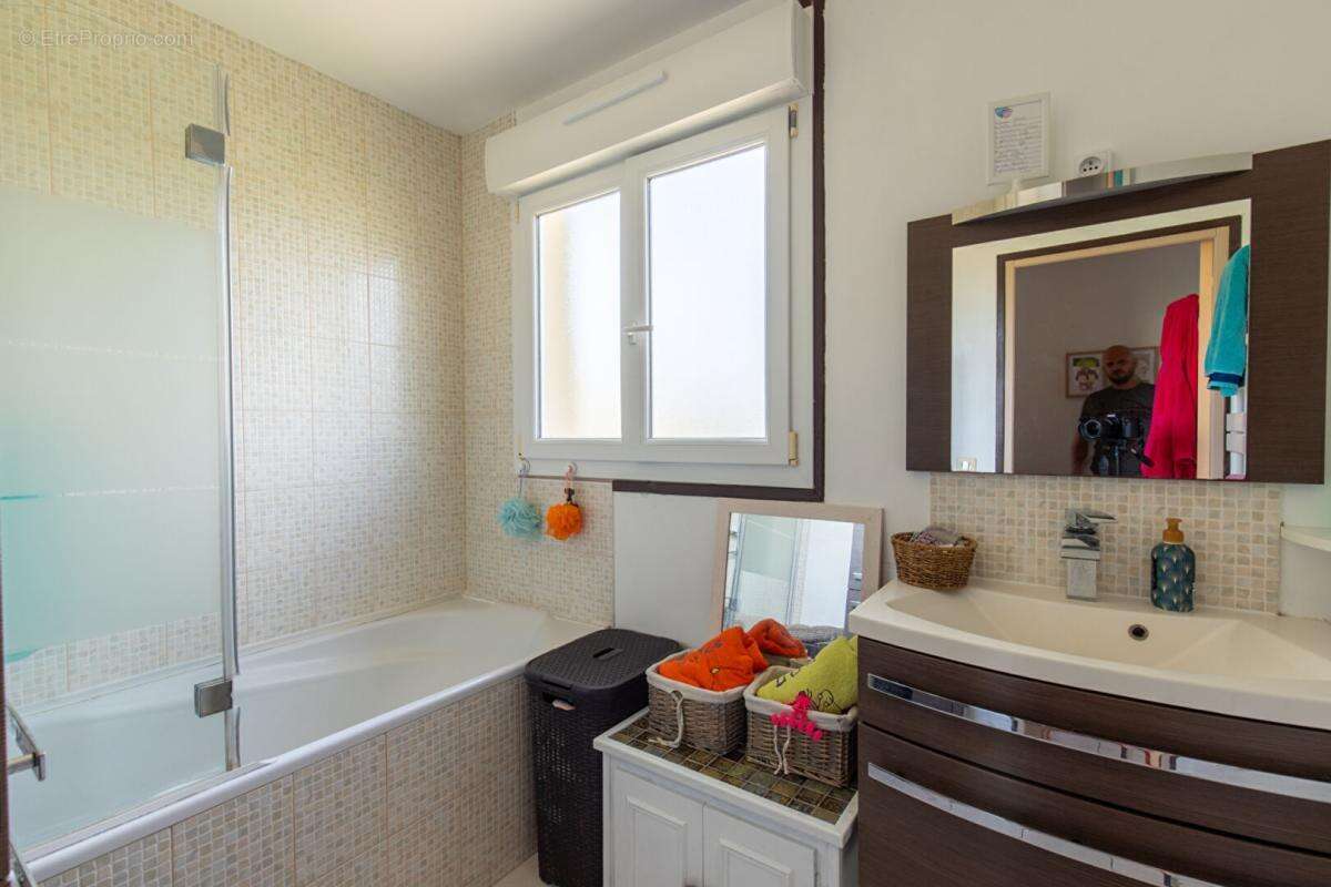 Maison à LES MUREAUX