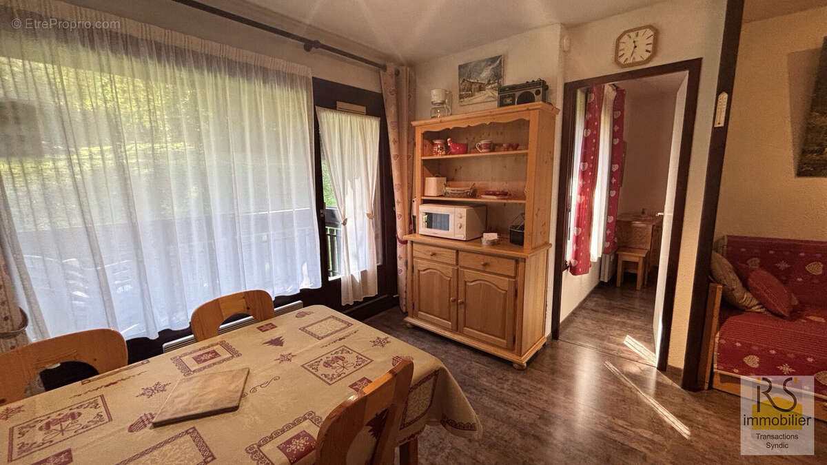 Pièce de vie - Appartement à ARACHES-LA-FRASSE