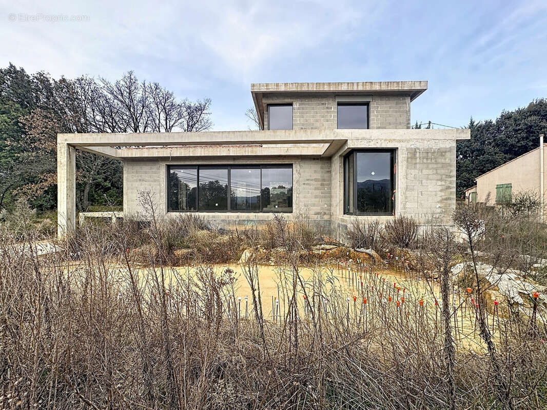 Maison à POURRIERES