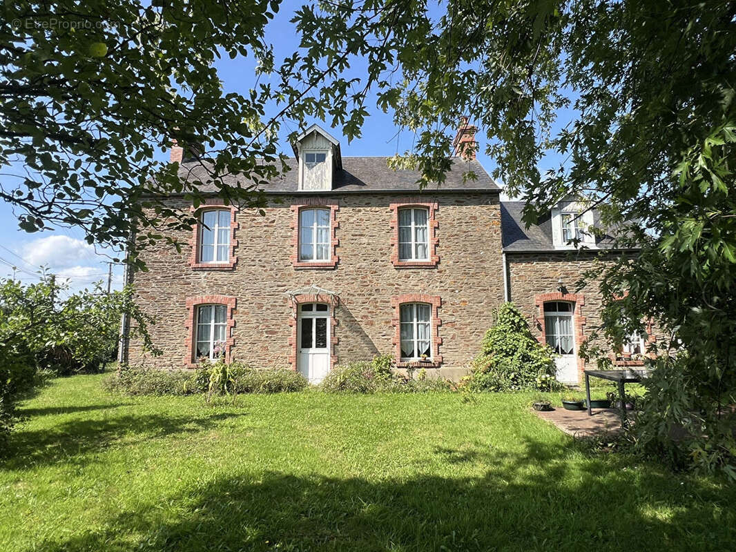 Maison à SAINT-JEAN-DE-SAVIGNY