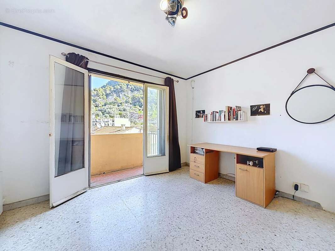 Appartement à SAINT-MARTIN-DU-VAR