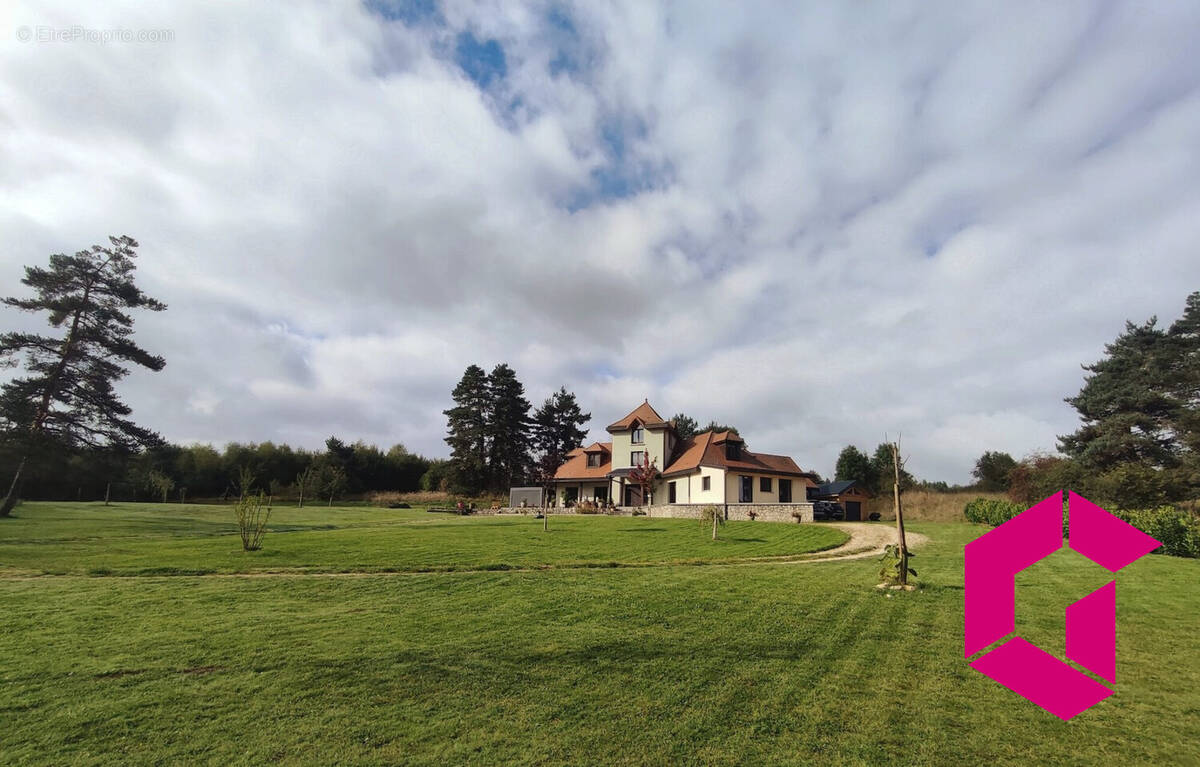 Maison à SAINT-ALYRE-D'ARLANC