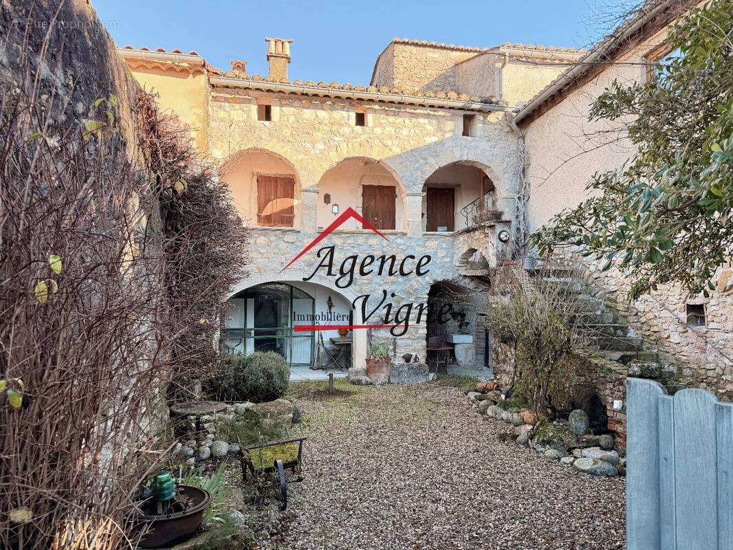 Maison à SAINT-VICTOR-DE-MALCAP