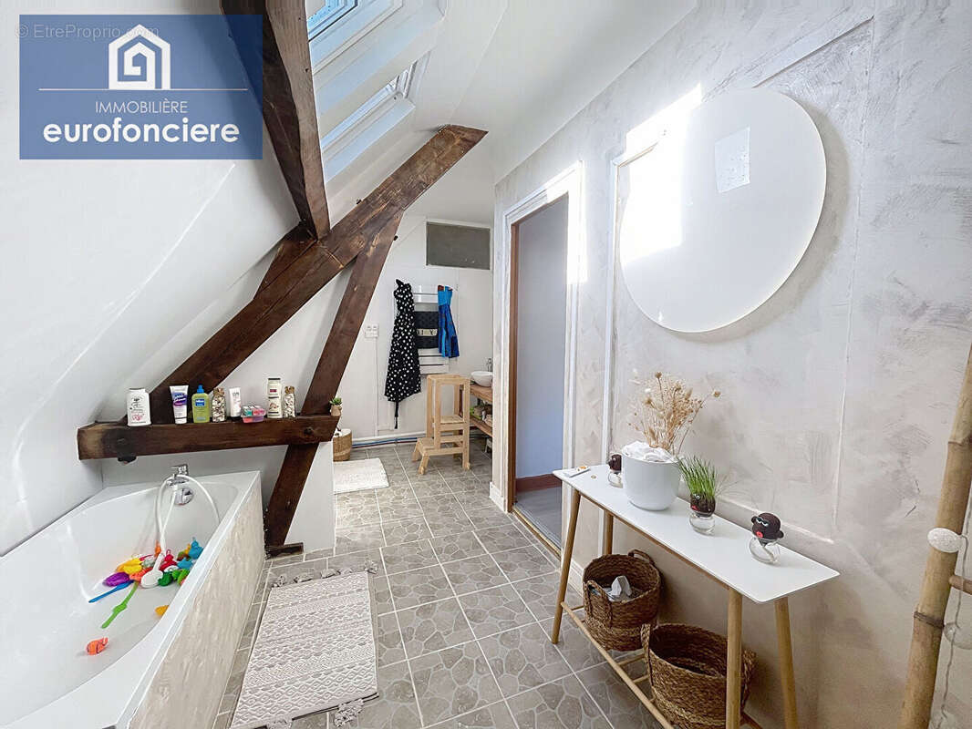 Maison à SAINTE-SAVINE