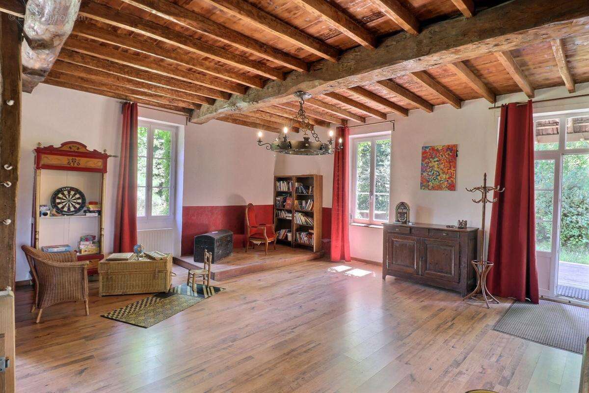 Maison à DOLOMIEU