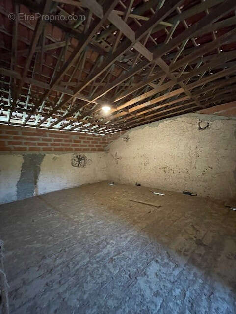 Maison à SAINT-MORILLON