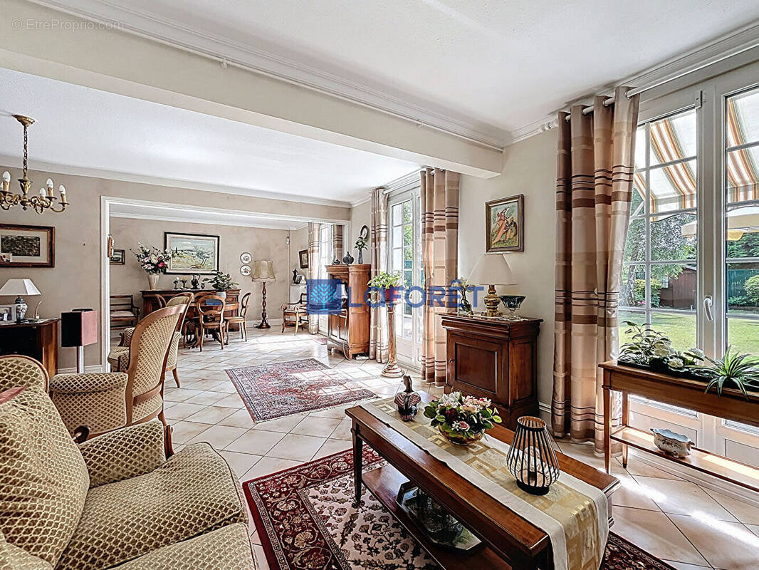 Maison à SAVIGNY-SUR-ORGE