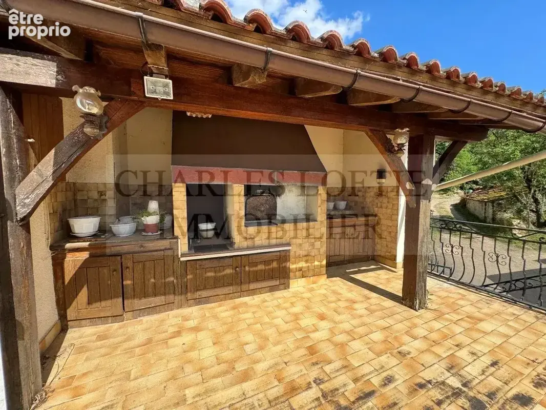 Ensemble immobilier situé à 5 minutes d'un village en Bouriane avec tous commerces - photo 4